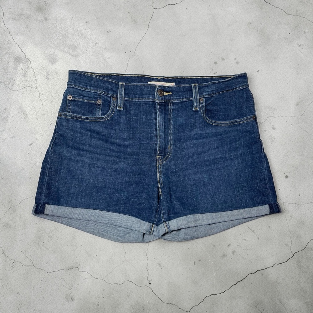 Levi's Women's 32 Mid Length Shorts Rolled Raw Edge Cuff in Dark Wash